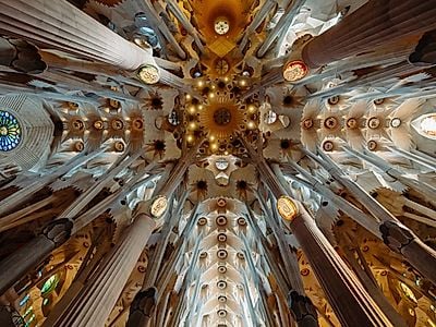Sagrada Familia Highlights Group Tour with Skip the Line Tickets