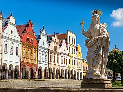 Cesky Krumlov by Private Transfer with a Stop in Telc