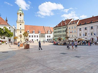 Vienna by Private Transfer with a Stop and Guided Tour in Bratislava