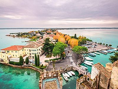 Upgrade to Venice by Private Transfer with a stop in Sirmione or Verona