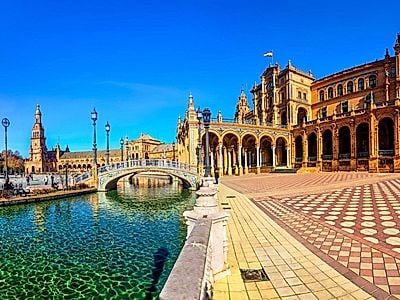Upgrade to Seville by Private Transfer with a stop in Antequera