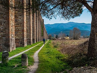 Hiking or Biking from Lucca to Pisa along Renaissance Aqueducts