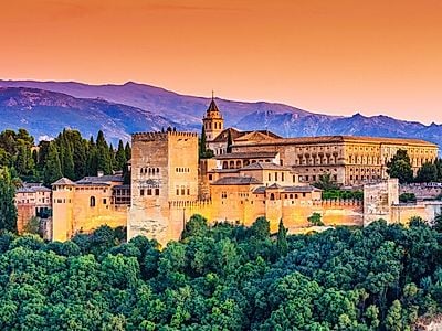 Upgrade to Granada by Private Transfer with a stop in Baeza and Ubeda