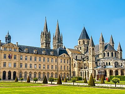 Upgrade to Bayeux by Private Transfer with 2 hours stop in Caen