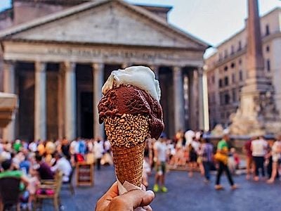 Welcome to Rome: City Stroll with Gelato Tasting