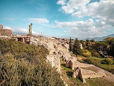 Upgrade to Naples by Private Transfer with a Stop at Pompeii
