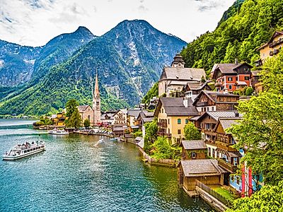 Upgrade to Vienna by Private Transfer with a Stop in Hallstatt