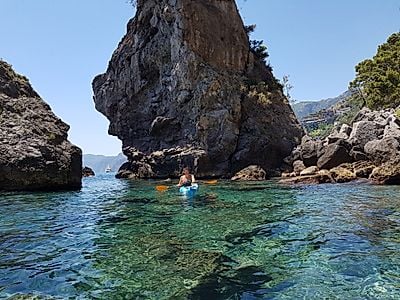 Kayak Group Tour in Positano From Sorrento