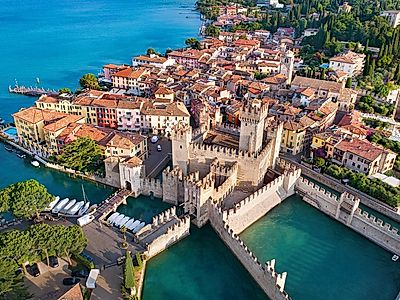 Upgrade to Milan by Private Transfer with a Stop in Sirmione or Verona
