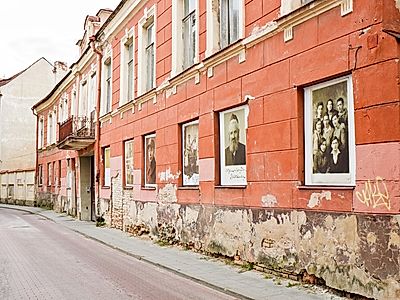 Vilnius Private Jewish Driving and Walking Tour