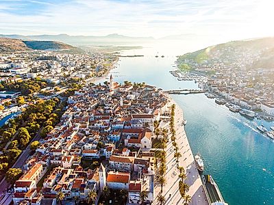 Split by Private Transfer with Klis and Trogir Stops, and Stelle Croatica Tasting