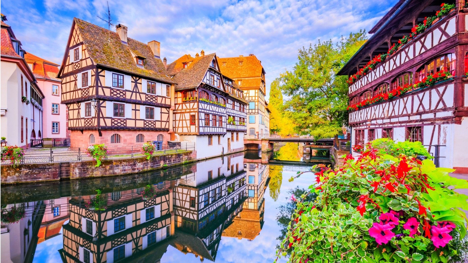 Paris, Strasbourg, Heidelberg & Frankfurt Customizable 10 Day Tour ...